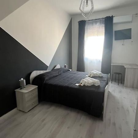 Апартаменты Tommy House Катания Экстерьер фото